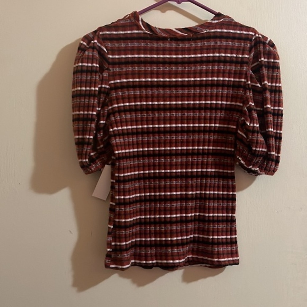 Nice brand new top super soft